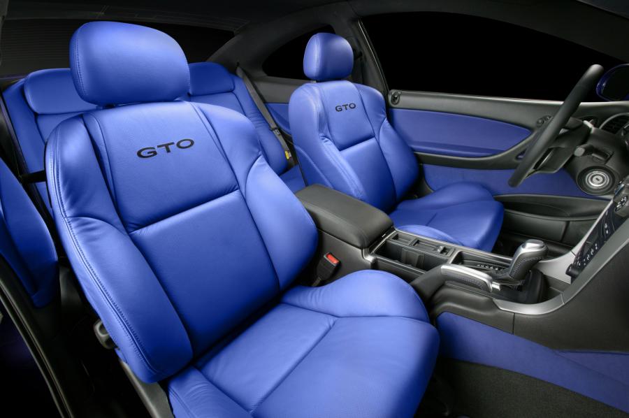 Интерьер Pontiac GTO 2004 года  (фото 27 из 45)